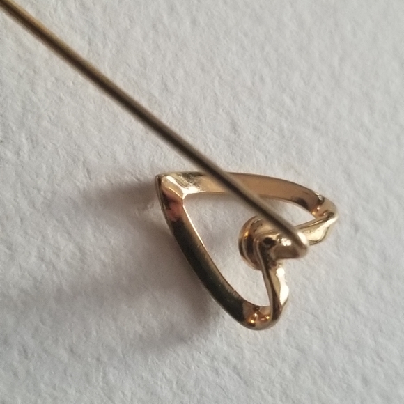 Vintage heart stickpin outline gold tone lapel cravat - Picture 3 of 8